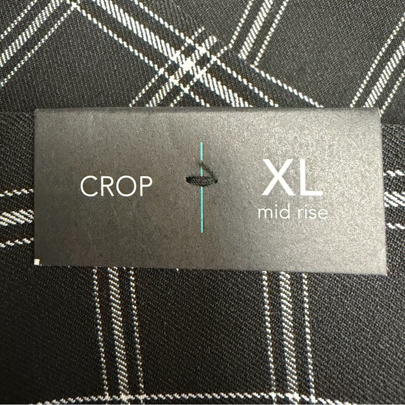 Maurices Plaid Crop Pants XL NWT Black White Mid Rise Stretch Work Trousers - Picture 10 of 16